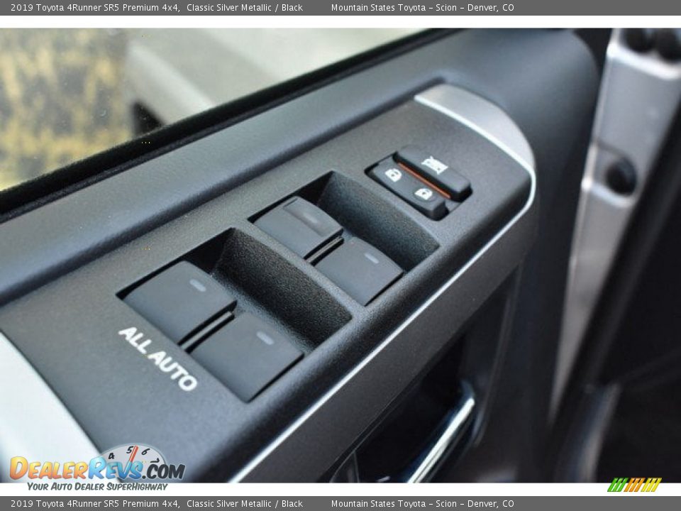 2019 Toyota 4Runner SR5 Premium 4x4 Classic Silver Metallic / Black Photo #26