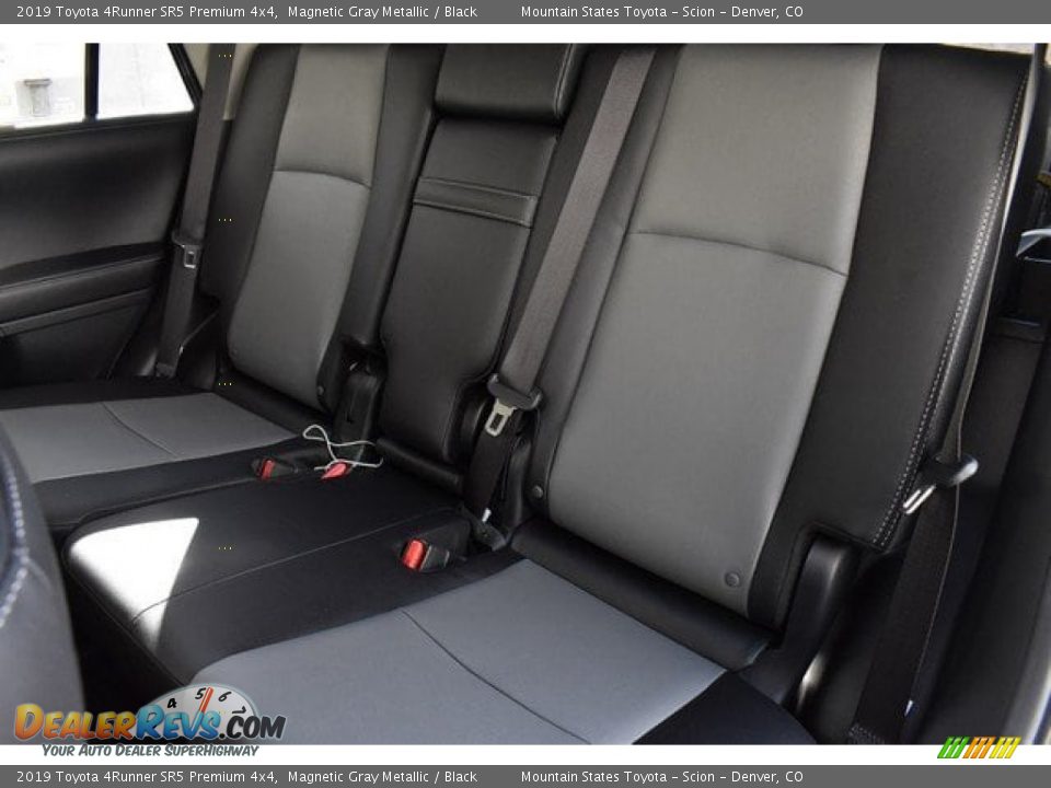 2019 Toyota 4Runner SR5 Premium 4x4 Magnetic Gray Metallic / Black Photo #16