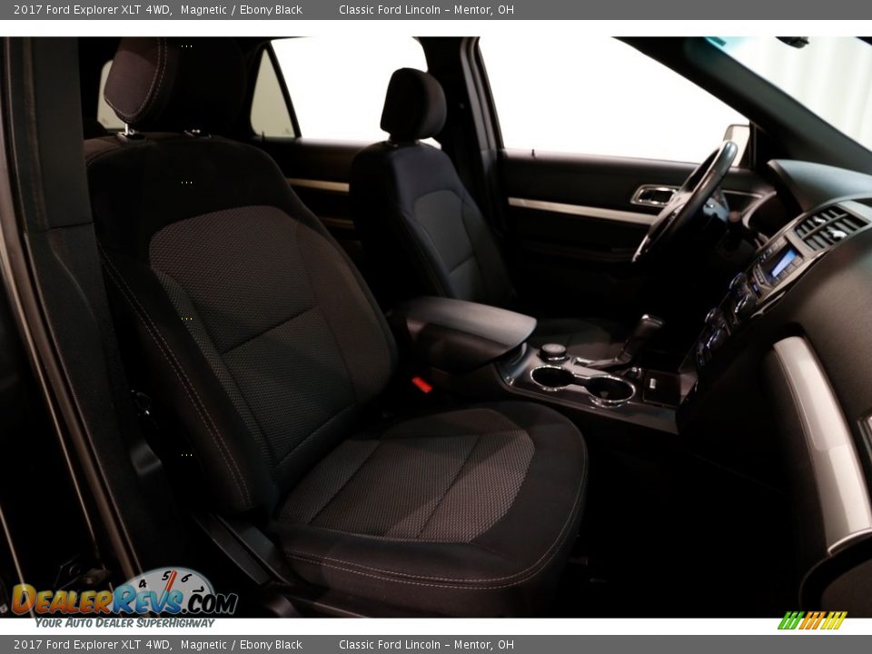 2017 Ford Explorer XLT 4WD Magnetic / Ebony Black Photo #11