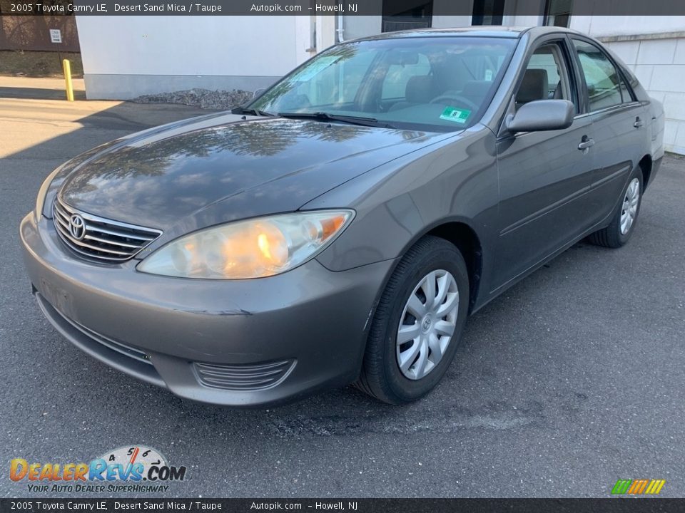 2005 Toyota Camry LE Desert Sand Mica / Taupe Photo #3