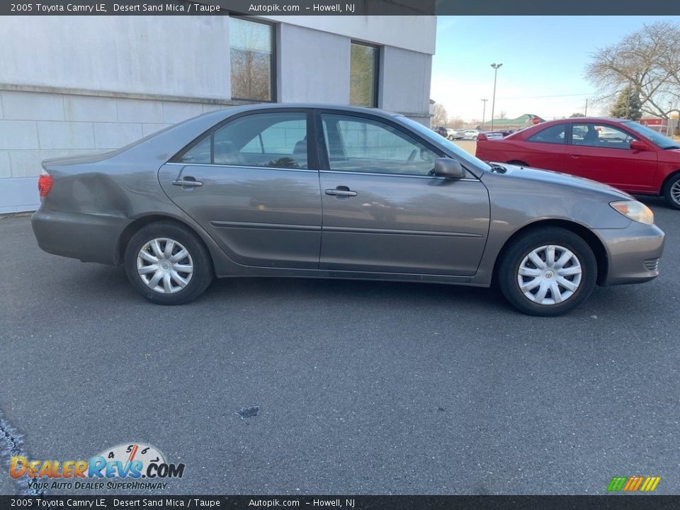 2005 Toyota Camry LE Desert Sand Mica / Taupe Photo #9