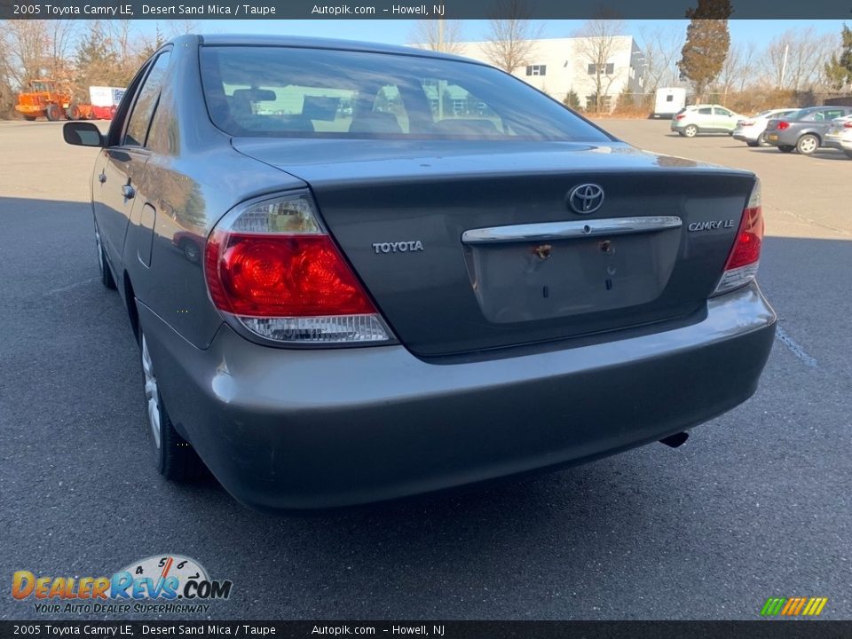 2005 Toyota Camry LE Desert Sand Mica / Taupe Photo #13