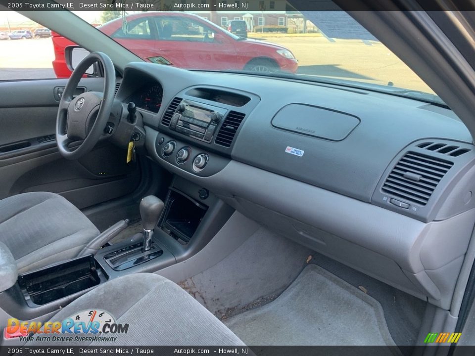 2005 Toyota Camry LE Desert Sand Mica / Taupe Photo #16