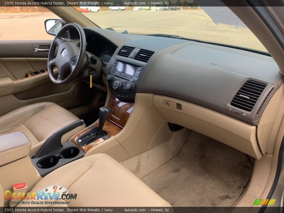 2005 Honda Accord Hybrid Sedan Desert Mist Metallic / Ivory Photo #16