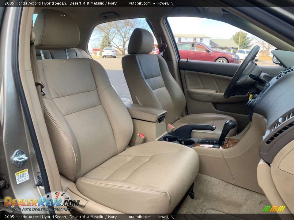 2005 Honda Accord Hybrid Sedan Desert Mist Metallic / Ivory Photo #18