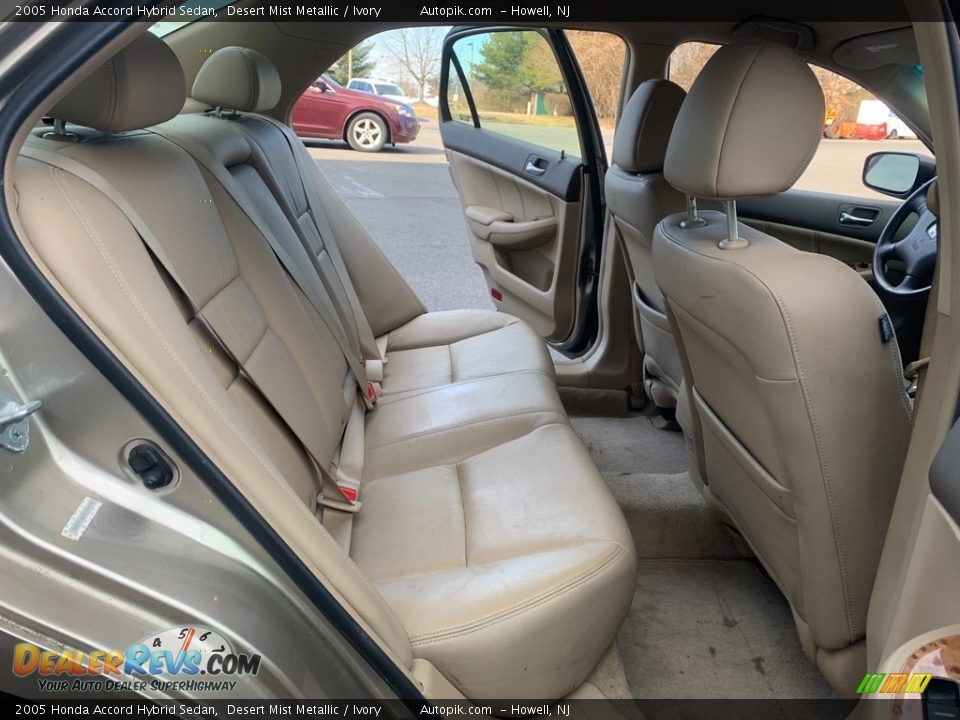 2005 Honda Accord Hybrid Sedan Desert Mist Metallic / Ivory Photo #19