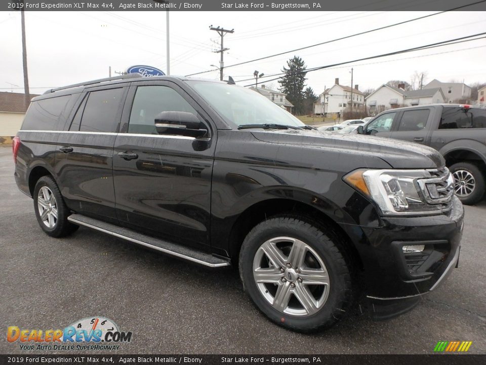 Front 3/4 View of 2019 Ford Expedition XLT Max 4x4 Photo #3