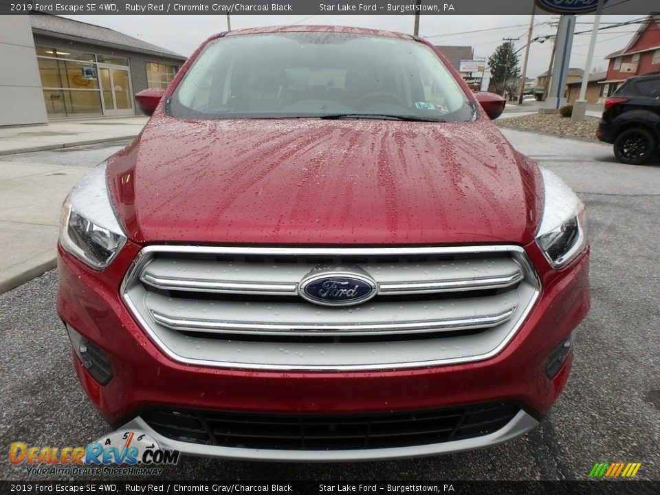 2019 Ford Escape SE 4WD Ruby Red / Chromite Gray/Charcoal Black Photo #2