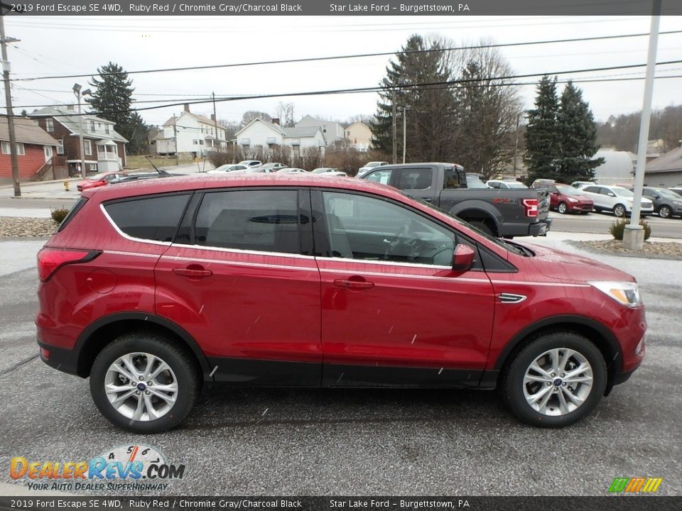 2019 Ford Escape SE 4WD Ruby Red / Chromite Gray/Charcoal Black Photo #4