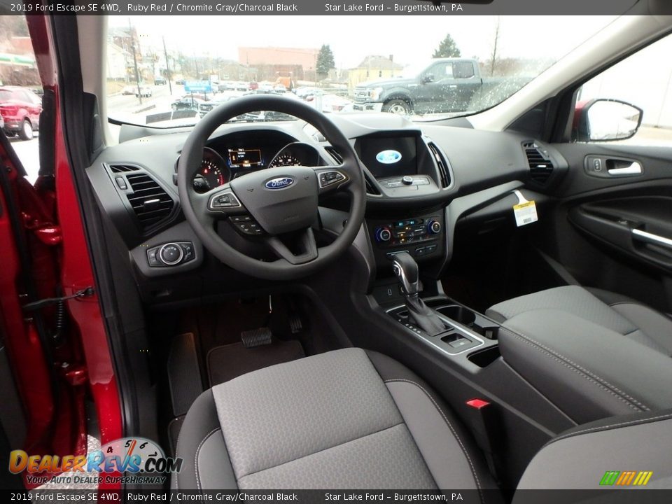 2019 Ford Escape SE 4WD Ruby Red / Chromite Gray/Charcoal Black Photo #12