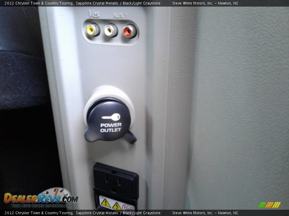 2012 Chrysler Town & Country Touring Sapphire Crystal Metallic / Black/Light Graystone Photo #13