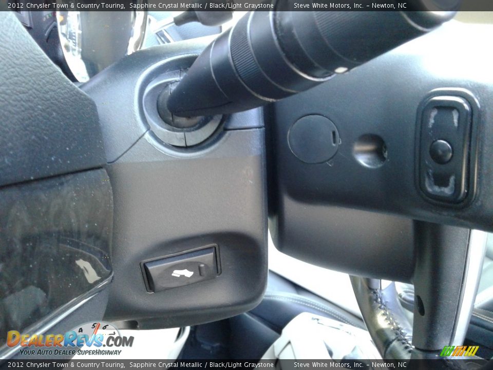 2012 Chrysler Town & Country Touring Sapphire Crystal Metallic / Black/Light Graystone Photo #20