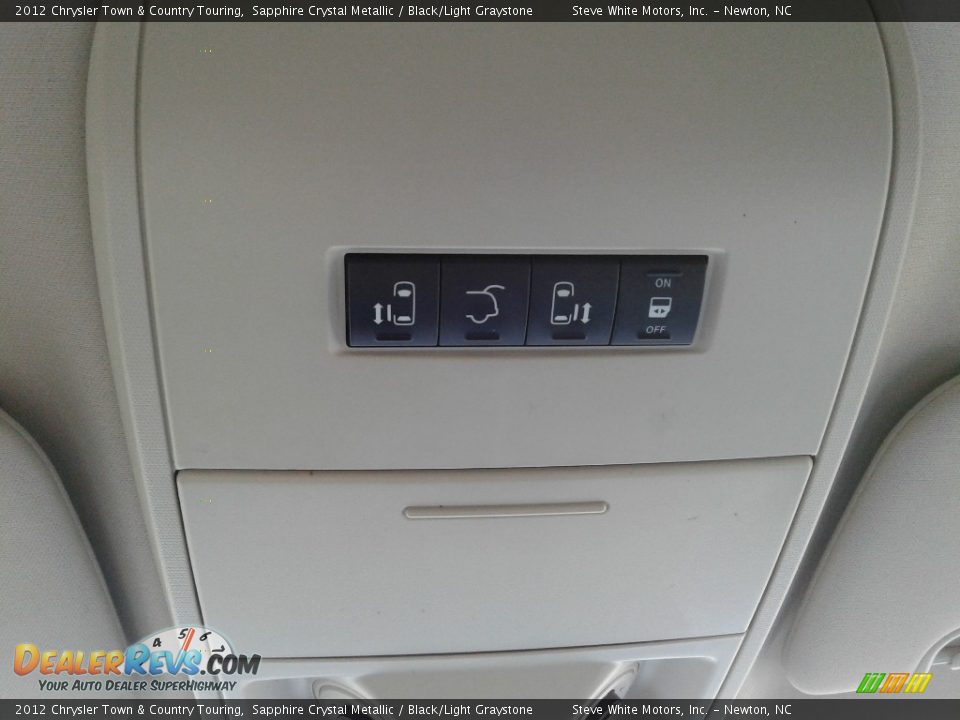 2012 Chrysler Town & Country Touring Sapphire Crystal Metallic / Black/Light Graystone Photo #31