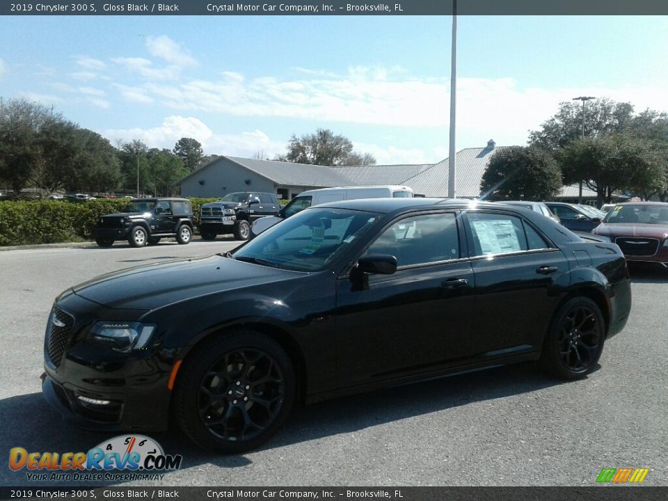 2019 Chrysler 300 S Gloss Black / Black Photo #1