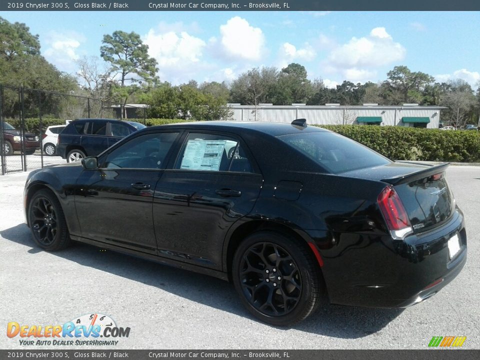 2019 Chrysler 300 S Gloss Black / Black Photo #3