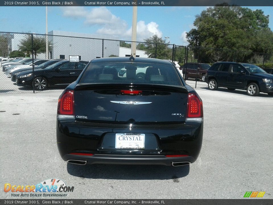 2019 Chrysler 300 S Gloss Black / Black Photo #4