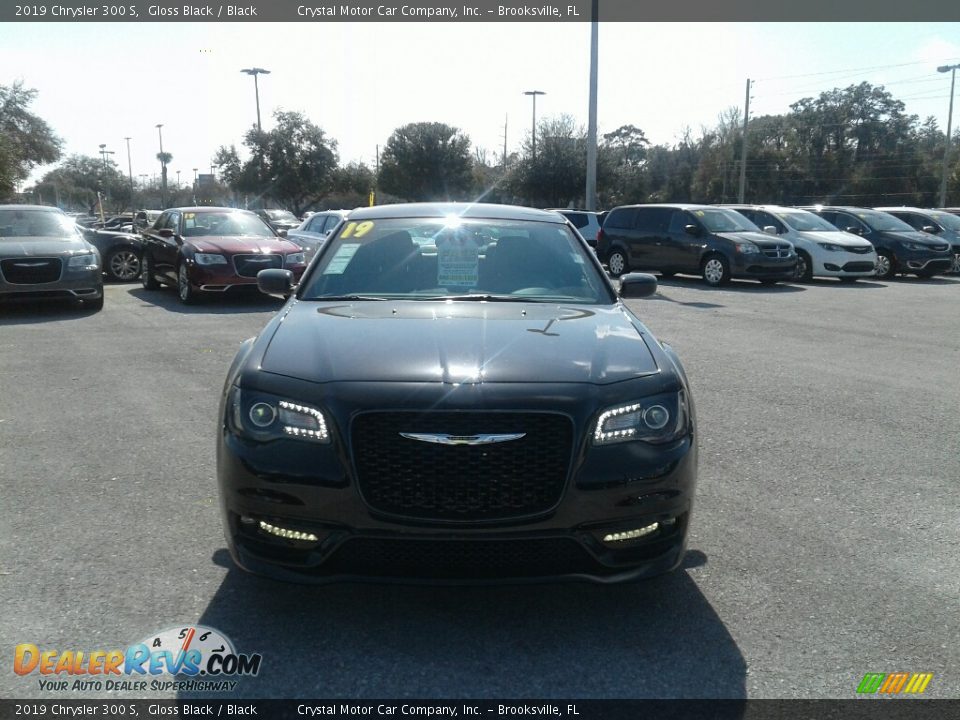 2019 Chrysler 300 S Gloss Black / Black Photo #8