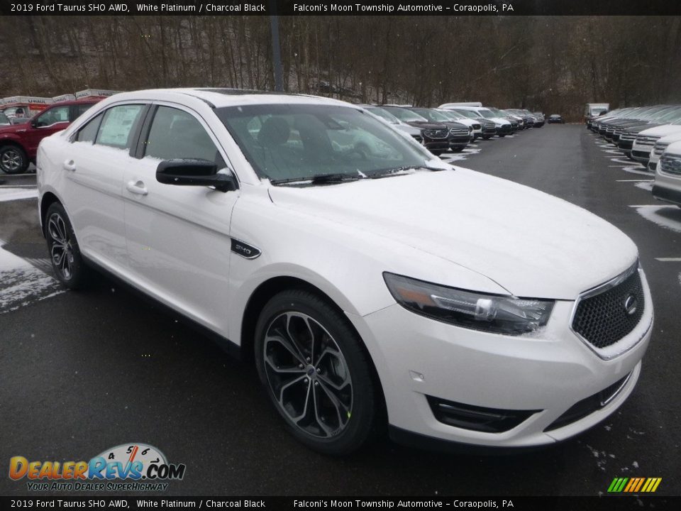 Front 3/4 View of 2019 Ford Taurus SHO AWD Photo #3