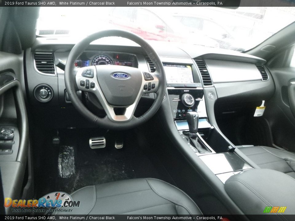 Front Seat of 2019 Ford Taurus SHO AWD Photo #9