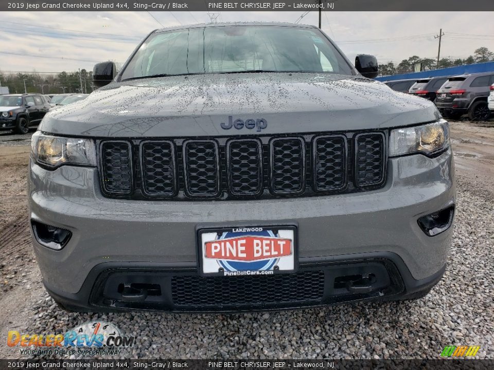 2019 Jeep Grand Cherokee Upland 4x4 Sting-Gray / Black Photo #2