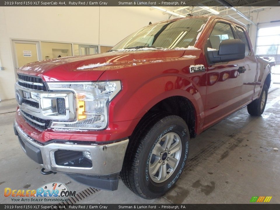 2019 Ford F150 XLT SuperCab 4x4 Ruby Red / Earth Gray Photo #4
