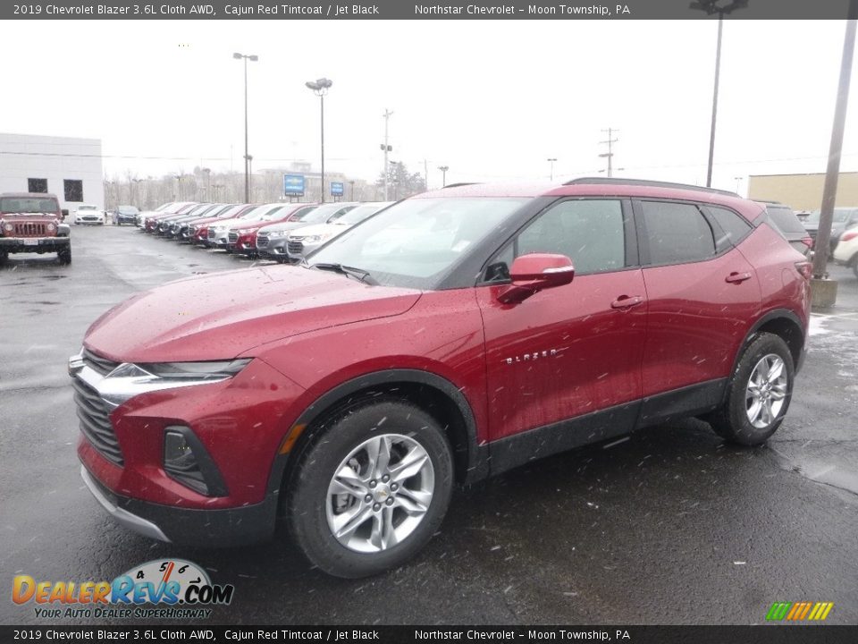 Front 3/4 View of 2019 Chevrolet Blazer 3.6L Cloth AWD Photo #1