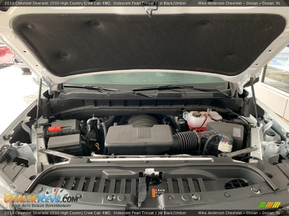 2019 Chevrolet Silverado 1500 High Country Crew Cab 4WD Iridescent Pearl Tricoat / Jet Black/Umber Photo #3