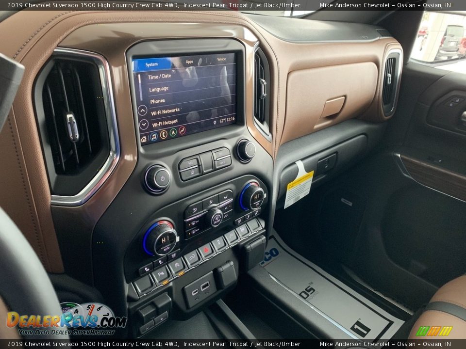Dashboard of 2019 Chevrolet Silverado 1500 High Country Crew Cab 4WD Photo #16