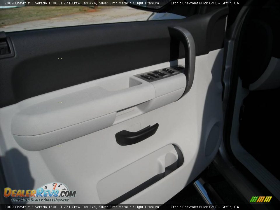 2009 Chevrolet Silverado 1500 LT Z71 Crew Cab 4x4 Silver Birch Metallic / Light Titanium Photo #16