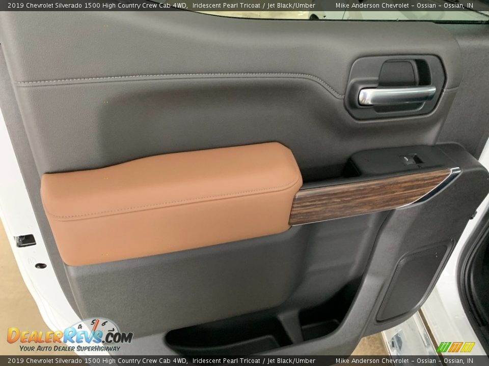 Door Panel of 2019 Chevrolet Silverado 1500 High Country Crew Cab 4WD Photo #23