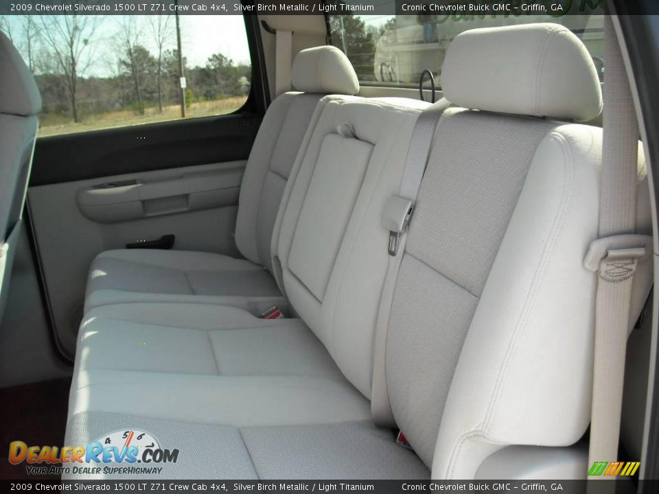 2009 Chevrolet Silverado 1500 LT Z71 Crew Cab 4x4 Silver Birch Metallic / Light Titanium Photo #17