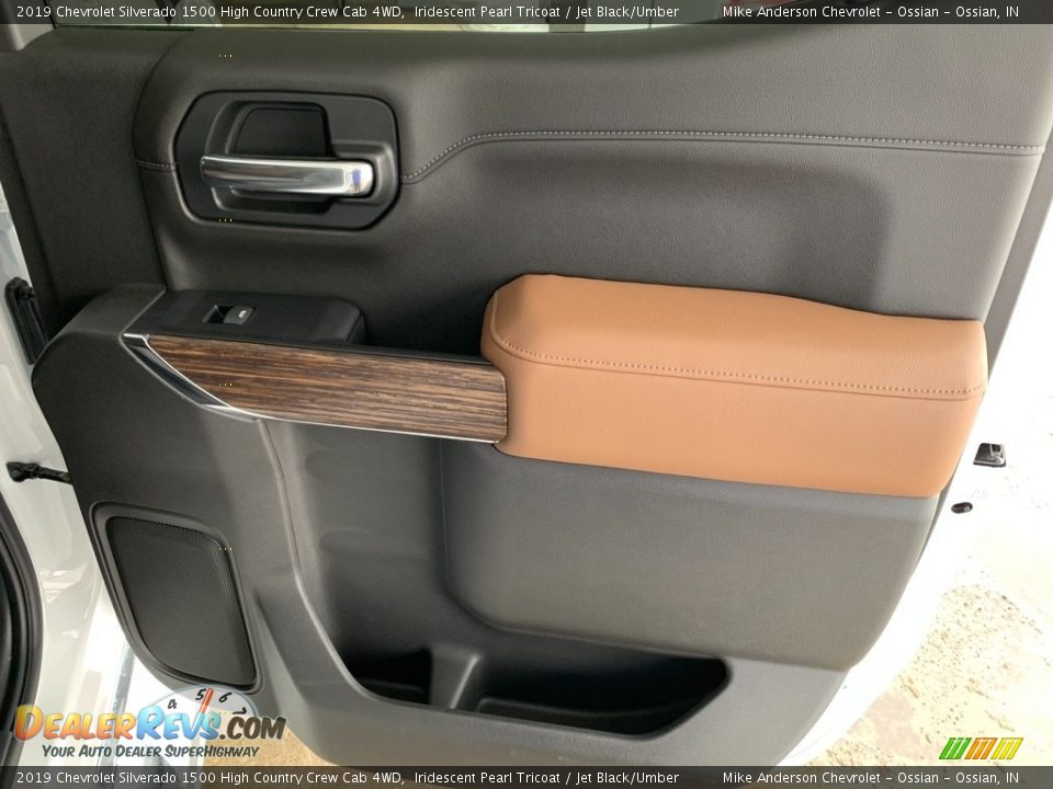 2019 Chevrolet Silverado 1500 High Country Crew Cab 4WD Iridescent Pearl Tricoat / Jet Black/Umber Photo #33