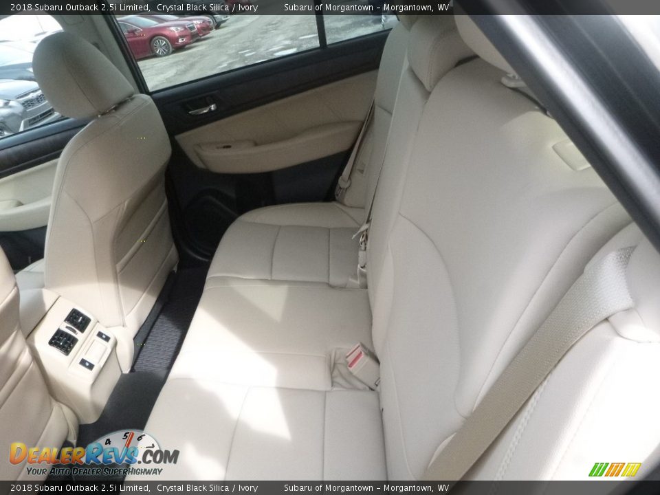 2018 Subaru Outback 2.5i Limited Crystal Black Silica / Ivory Photo #13