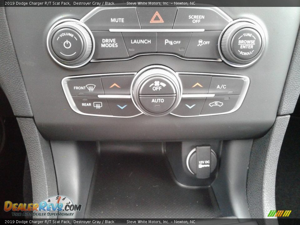 Controls of 2019 Dodge Charger R/T Scat Pack Photo #29