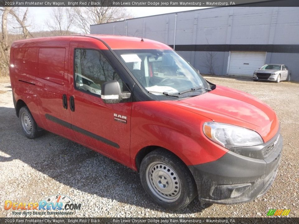 Front 3/4 View of 2019 Ram ProMaster City Wagon Photo #7