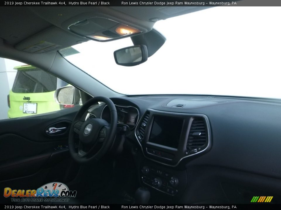 2019 Jeep Cherokee Trailhawk 4x4 Hydro Blue Pearl / Black Photo #8