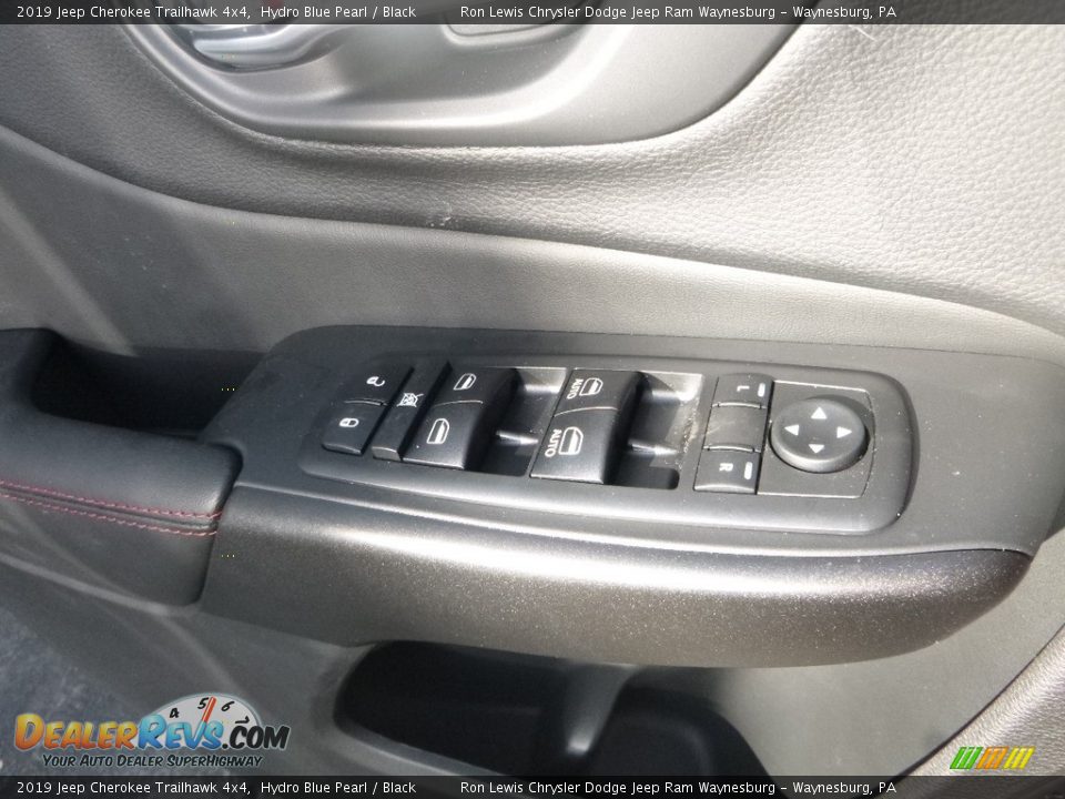 2019 Jeep Cherokee Trailhawk 4x4 Hydro Blue Pearl / Black Photo #19