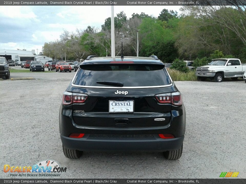 2019 Jeep Compass Latitude Diamond Black Crystal Pearl / Black/Ski Gray Photo #4