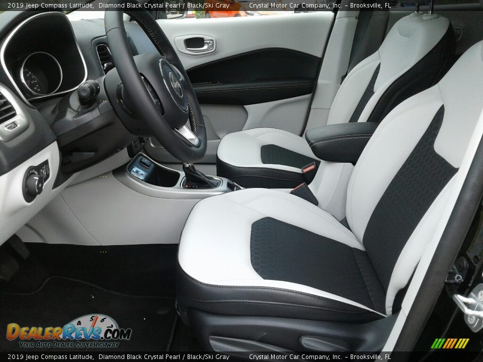 Front Seat of 2019 Jeep Compass Latitude Photo #9
