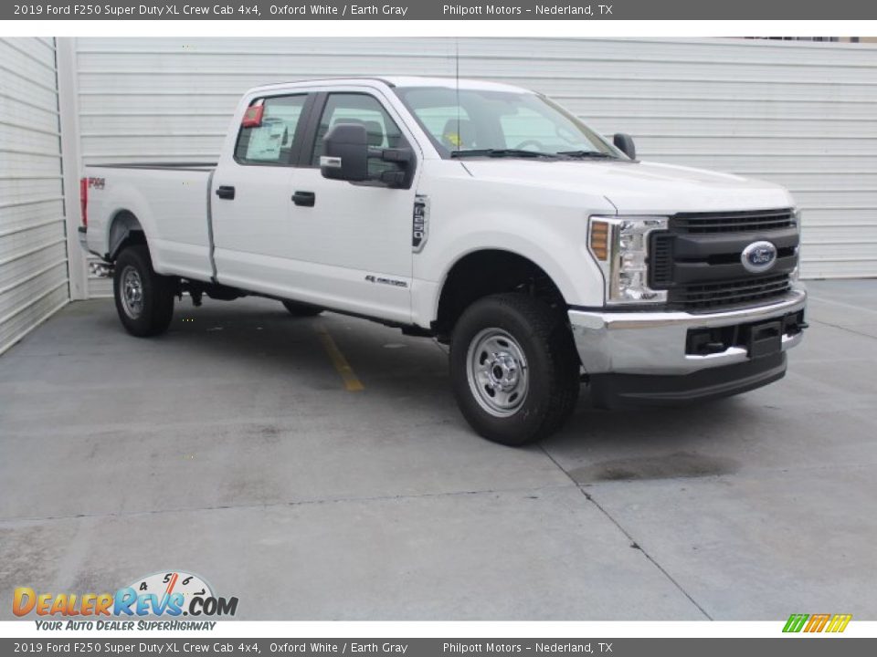 2019 Ford F250 Super Duty XL Crew Cab 4x4 Oxford White / Earth Gray Photo #2