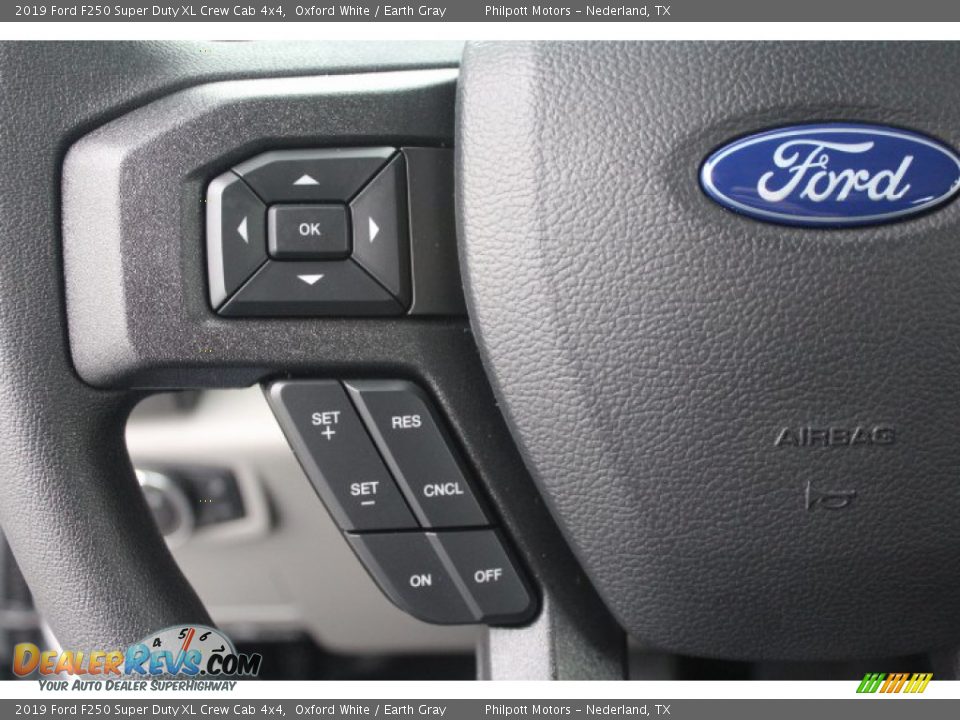 2019 Ford F250 Super Duty XL Crew Cab 4x4 Oxford White / Earth Gray Photo #13
