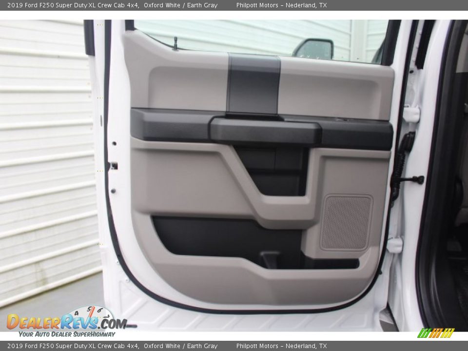 2019 Ford F250 Super Duty XL Crew Cab 4x4 Oxford White / Earth Gray Photo #15