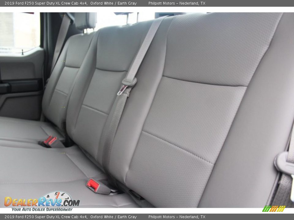 2019 Ford F250 Super Duty XL Crew Cab 4x4 Oxford White / Earth Gray Photo #16