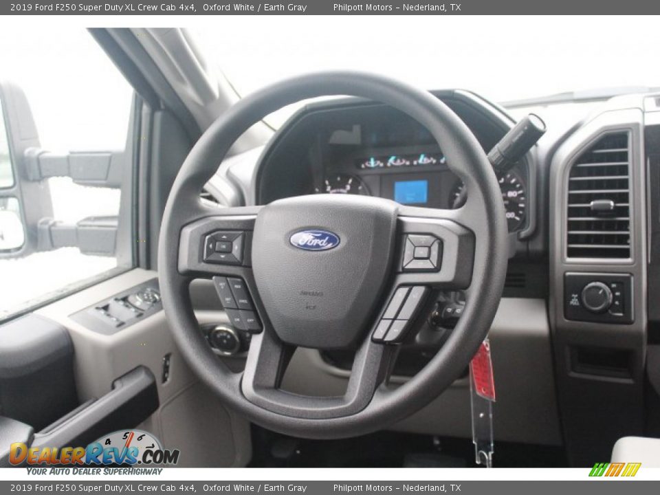 2019 Ford F250 Super Duty XL Crew Cab 4x4 Oxford White / Earth Gray Photo #18
