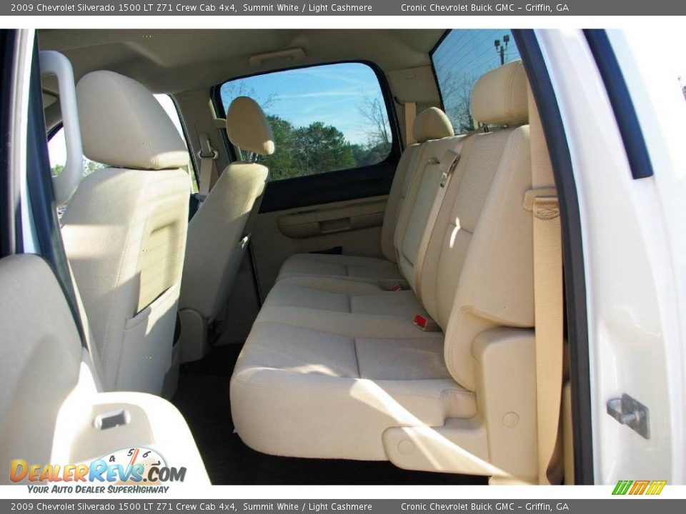 2009 Chevrolet Silverado 1500 LT Z71 Crew Cab 4x4 Summit White / Light Cashmere Photo #17