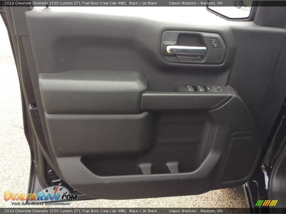 2019 Chevrolet Silverado 1500 Custom Z71 Trail Boss Crew Cab 4WD Black / Jet Black Photo #8