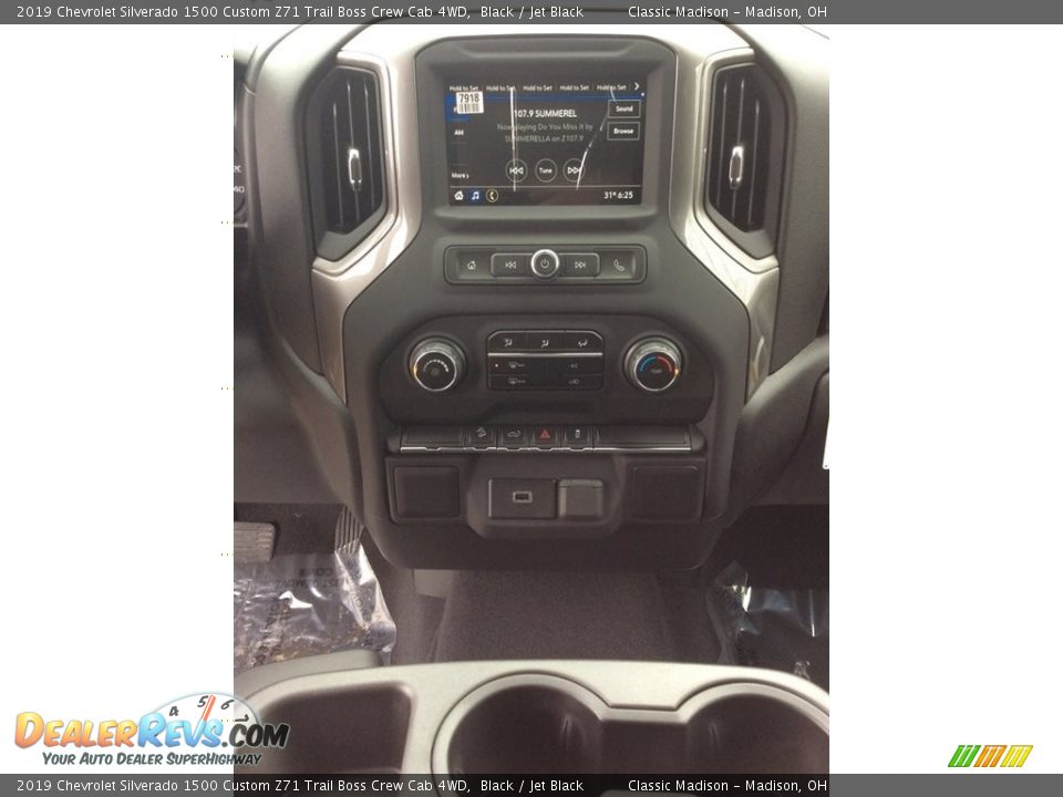 2019 Chevrolet Silverado 1500 Custom Z71 Trail Boss Crew Cab 4WD Black / Jet Black Photo #13