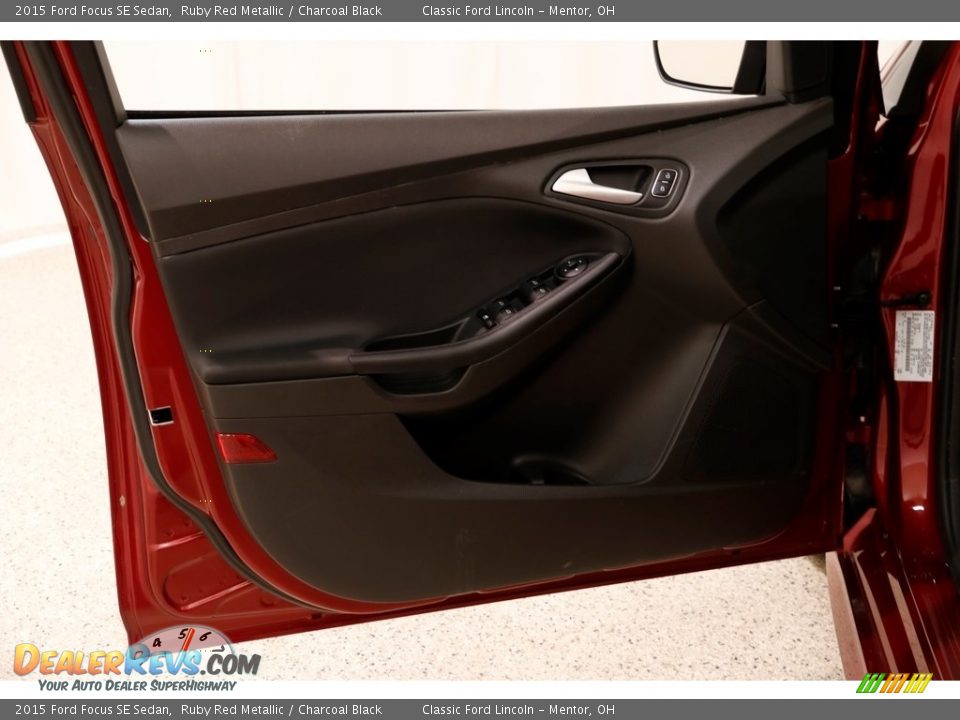2015 Ford Focus SE Sedan Ruby Red Metallic / Charcoal Black Photo #4