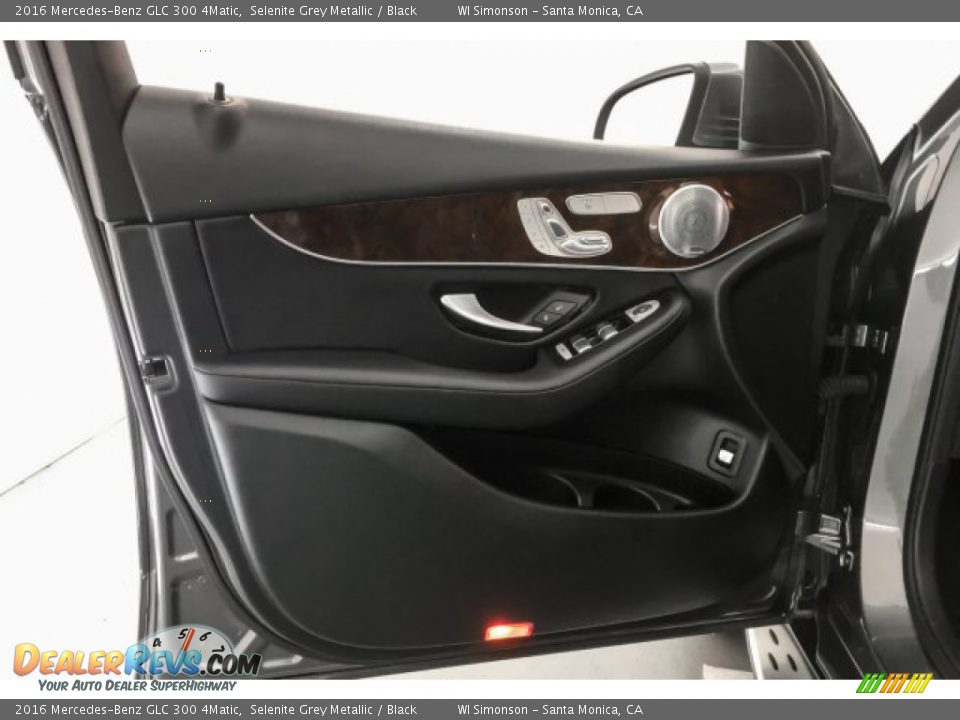 2016 Mercedes-Benz GLC 300 4Matic Selenite Grey Metallic / Black Photo #26