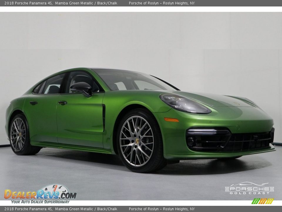 Front 3/4 View of 2018 Porsche Panamera 4S Photo #1